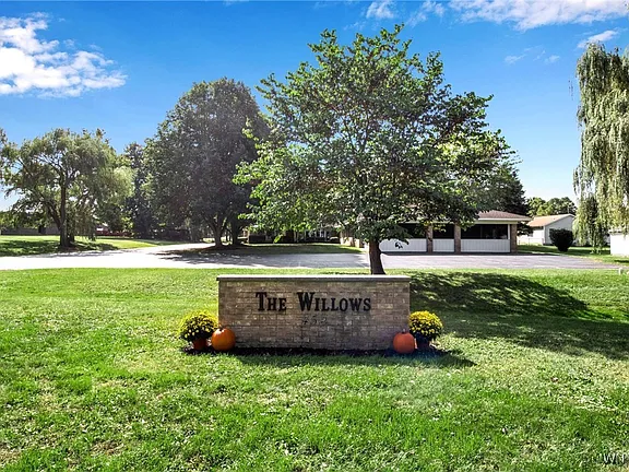 the-willows-adult-care-front-entrance-sign